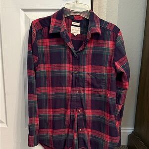 American Eagle Outfitters Red and Green Plaid Button-Down Shirt